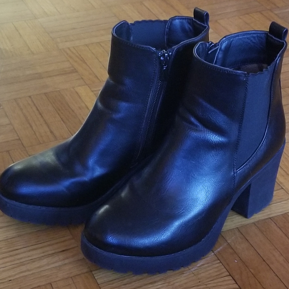 Retro Chunky Platform Ankle Booties - Picture 5 of 7